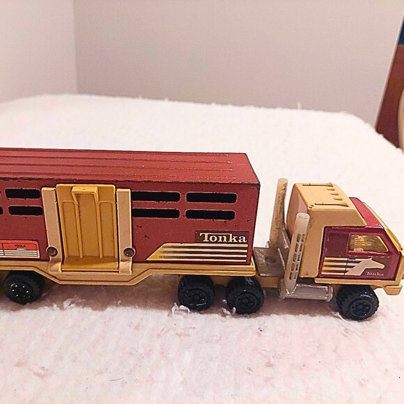 Vintage Tonka Truck Toy Lot - 1978 / 1981 - Pickup & Horse Trailer Trucks - Picture 1 of 16